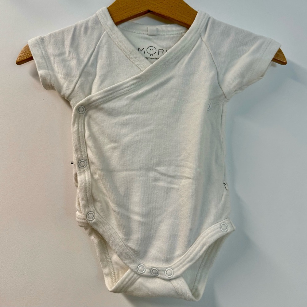 Baby Mori Short Sleeve Kimono Bodysuit | White | 0-3mos